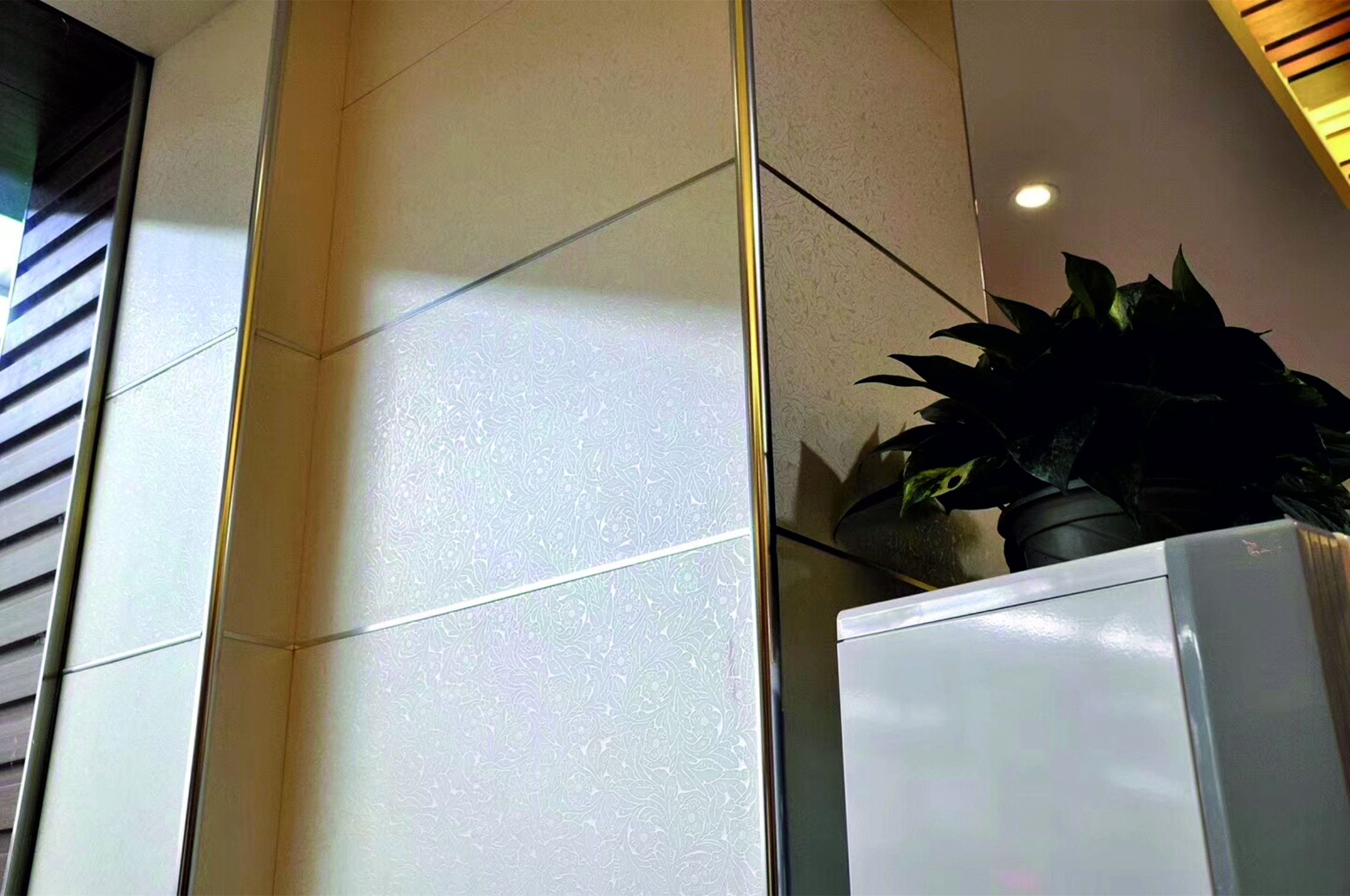 Профиль для плитки внешний Волшебная палочка MSPK 03-12.2700.PB латунь полированная 12мм*2,7м