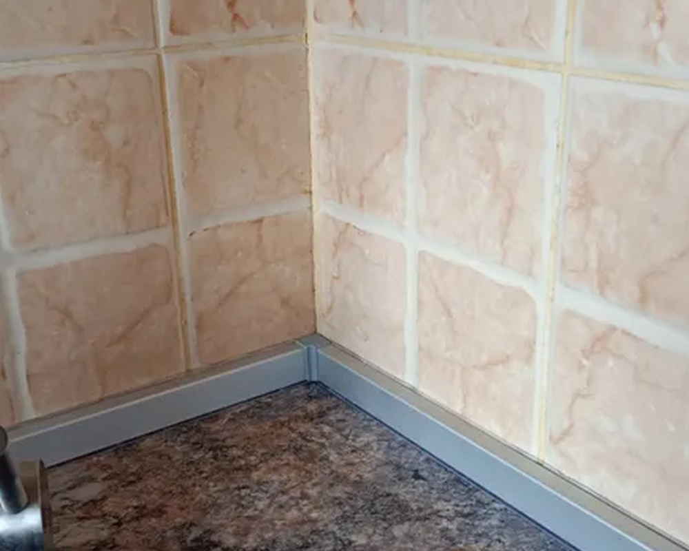 Плинтус для столешницы Алюминий 32*20мм 3,05м Серебро