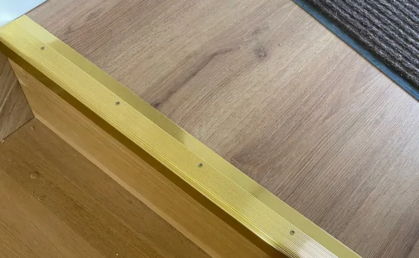 Порог угловой ПУ 02.900.02л Золото