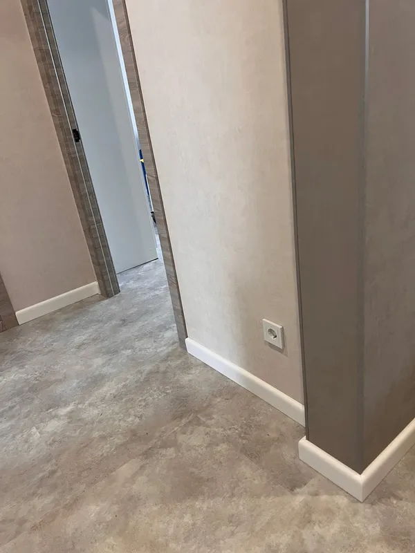 Угол наружный алюминиевый УО 18-27.2700.059