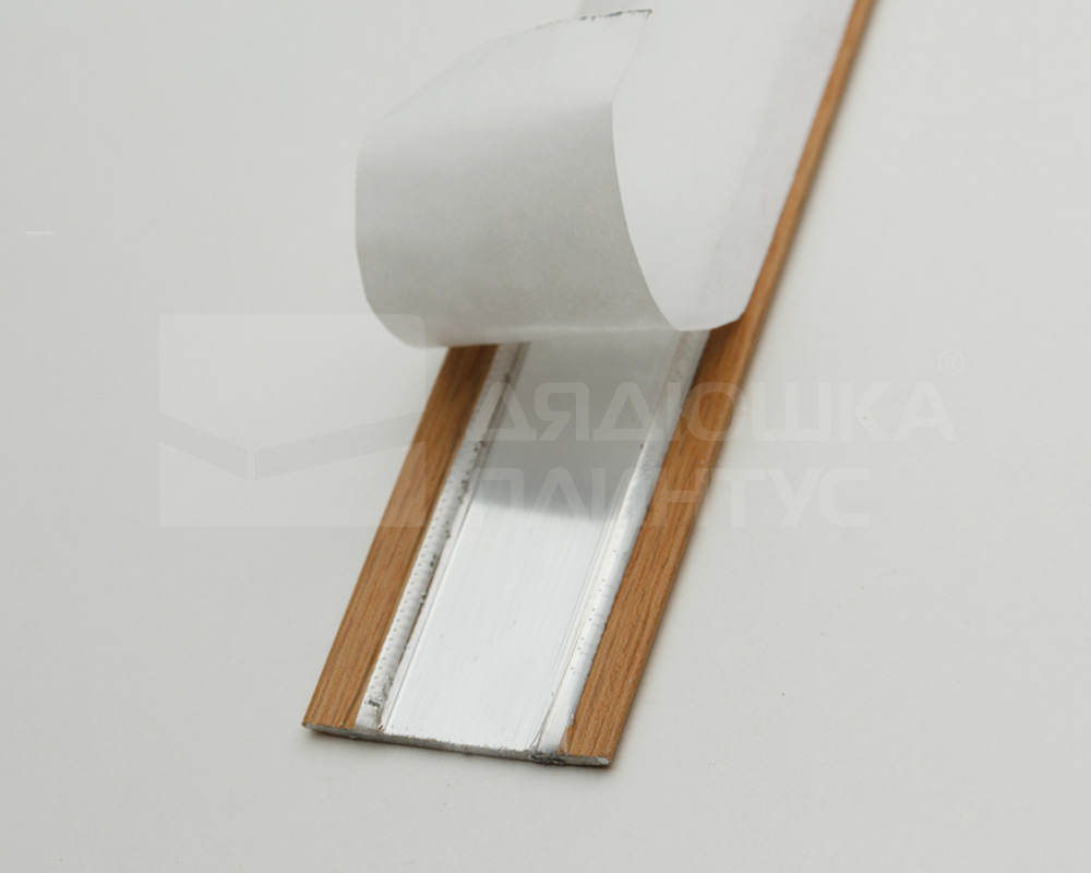 Самоклеящийся порог ЛС 35.1800.4043 Сосна скания