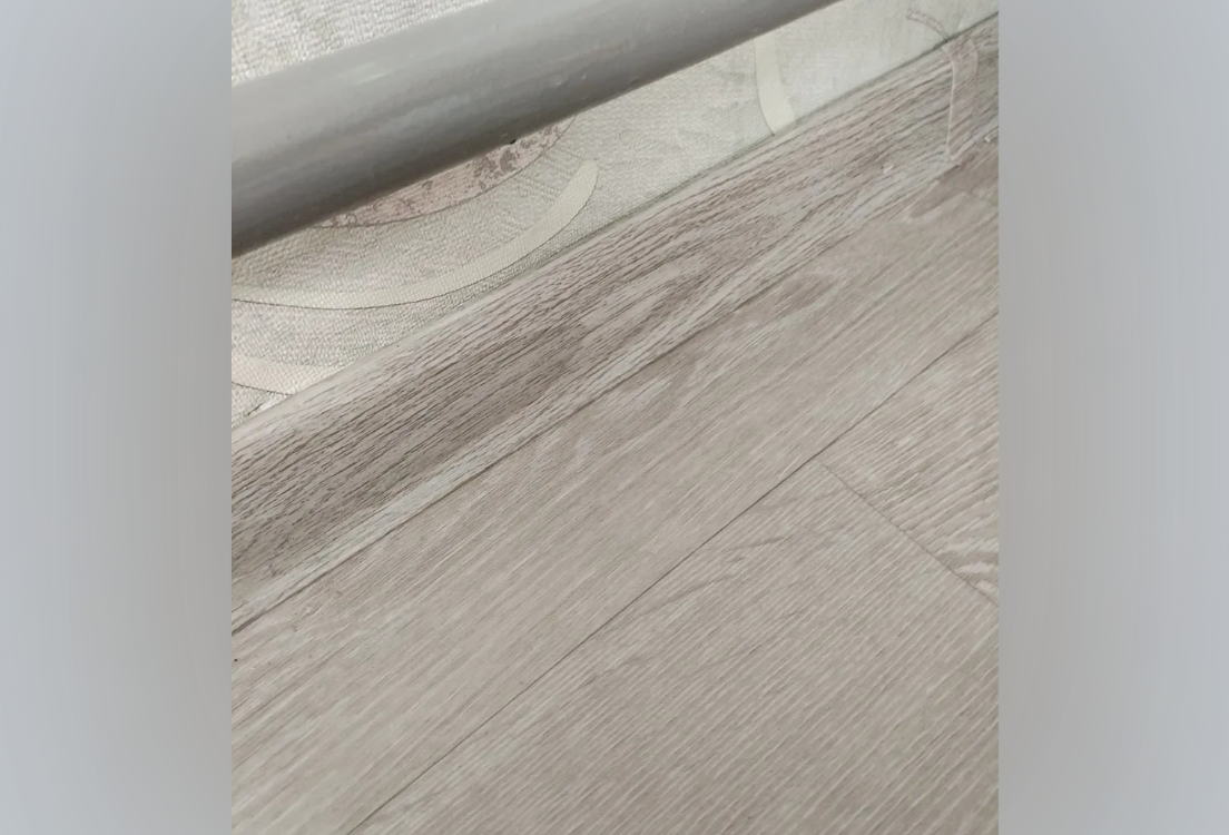 Плинтус ПВХ с кабель-каналом Рико Лео 108 Липа амурская