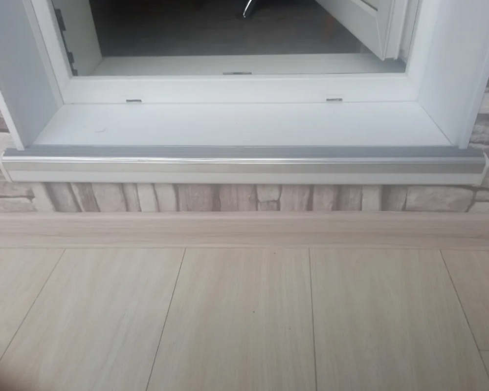 Порог одноуровневый ПС 08-1.2700.001ж. Без покрытия