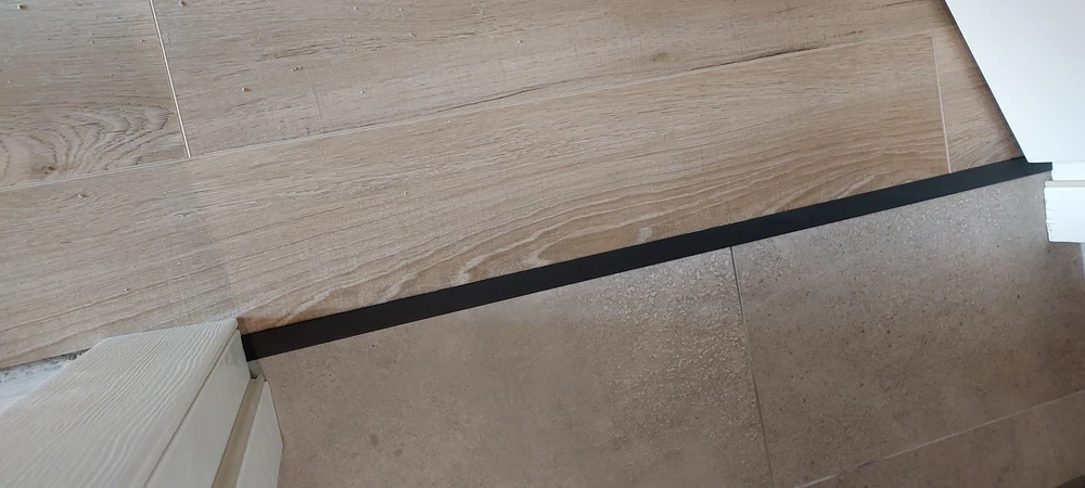 Профиль стыкоперекрывающий ЛС 10НСВ(304).2700.010 2,7 м Графит