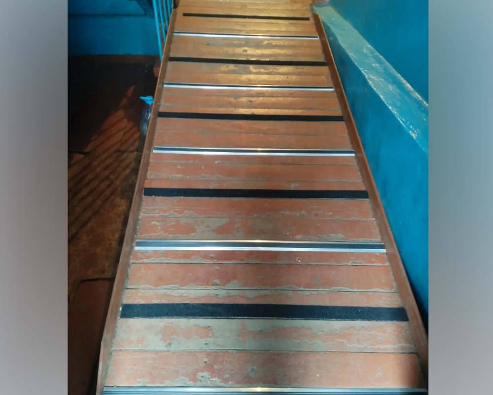 Порог одноуровневый ПС 08-1.2700.001ж. Без покрытия