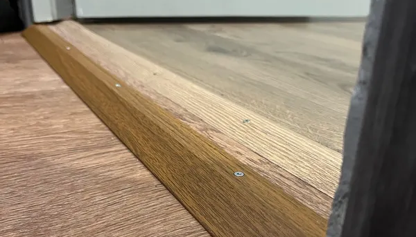 Порог разноуровневый ПР 03.1800.083 Бук