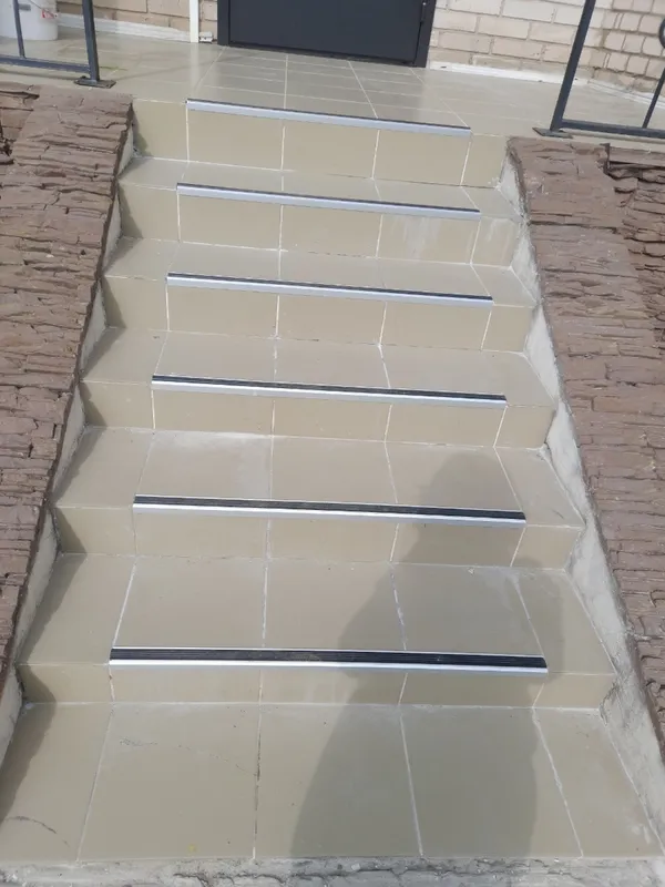 Порог угловой ПУ 07-1.900.001 Серый