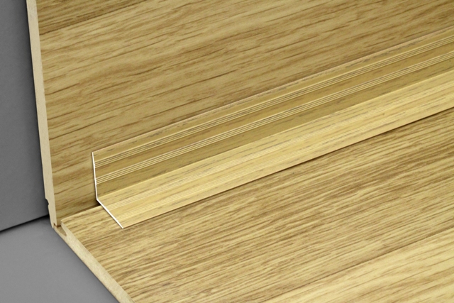 Порог угловой ПУ 05-1.900.106 Ясень белый