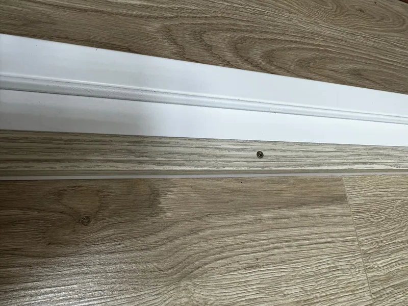 Порог угловой ПУ 01.2700.055 0,9 м Бетон классик