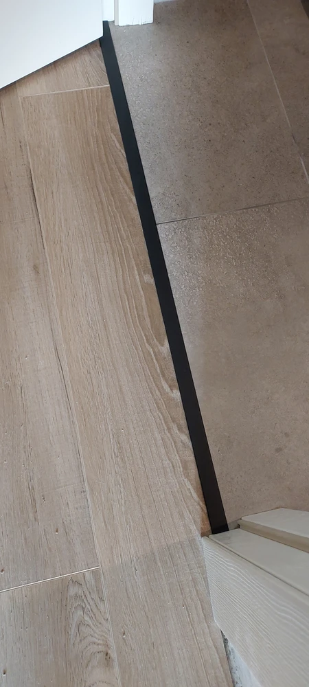 Профиль стыкоперекрывающий ЛС 10НСВ(304).2700.010 2,7 м Графит