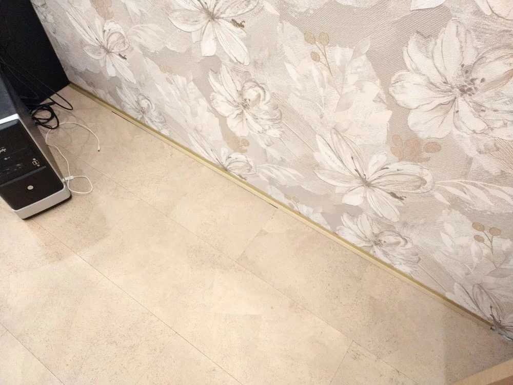 Микроплинтус MSAPL 02.2700.042L Шампань люкс