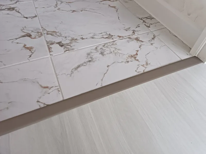 Профиль стыкоперекрывающий ПС 11НСБ(304).2700.004 2,7 м Бронза