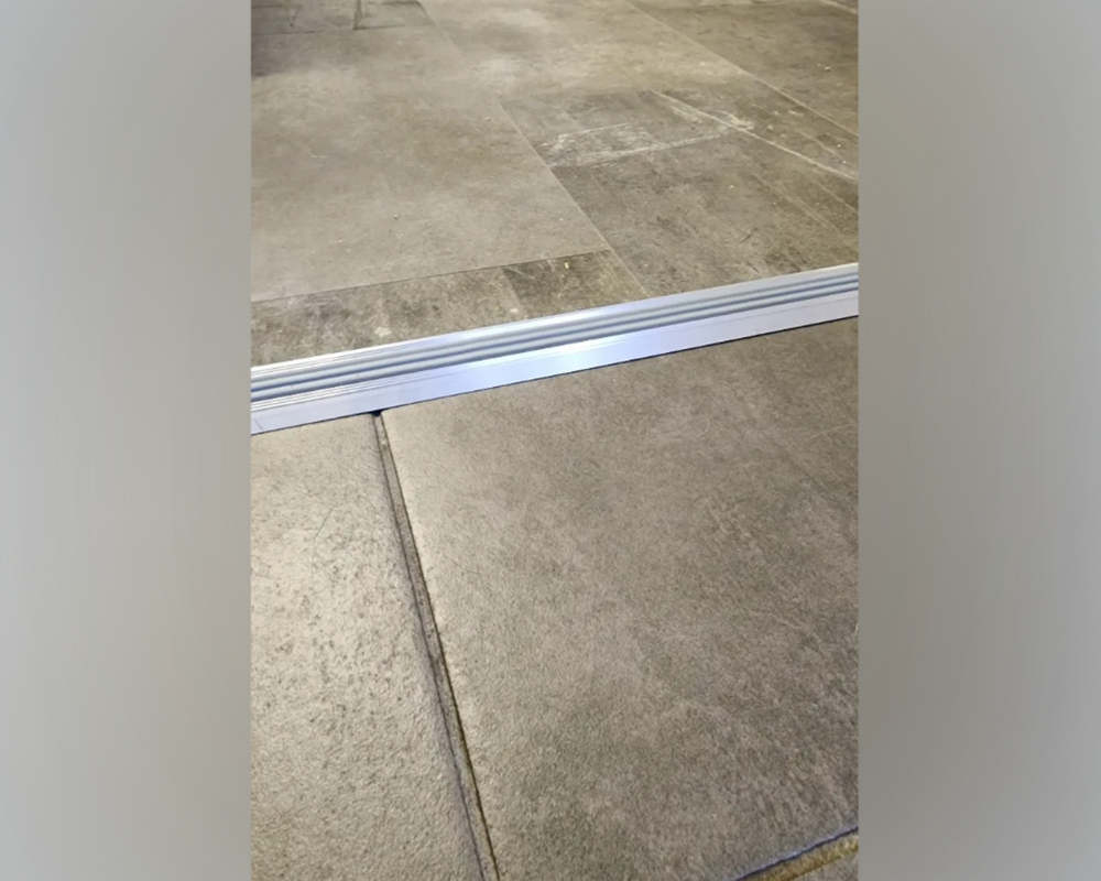 Порог одноуровневый ПС 08-1.2700.001ж. Без покрытия