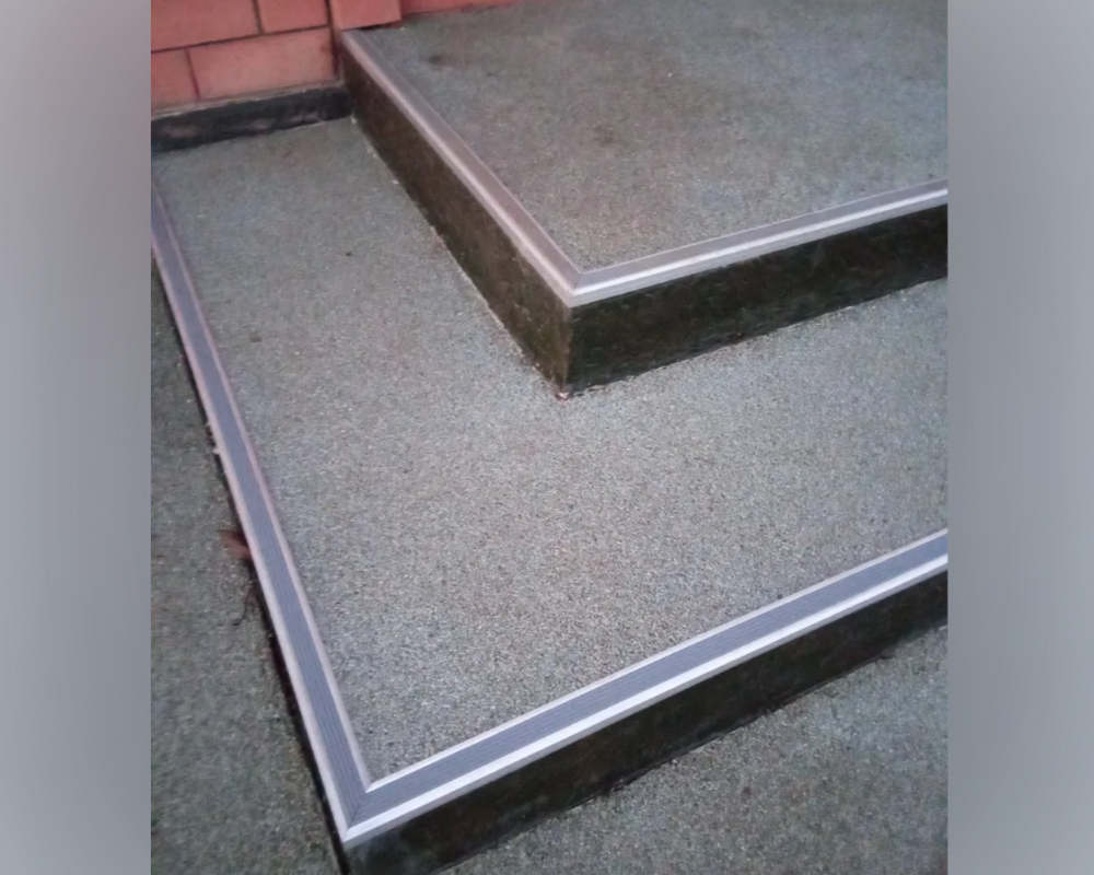 Порог одноуровневый ПС 08.900.01л Серебро