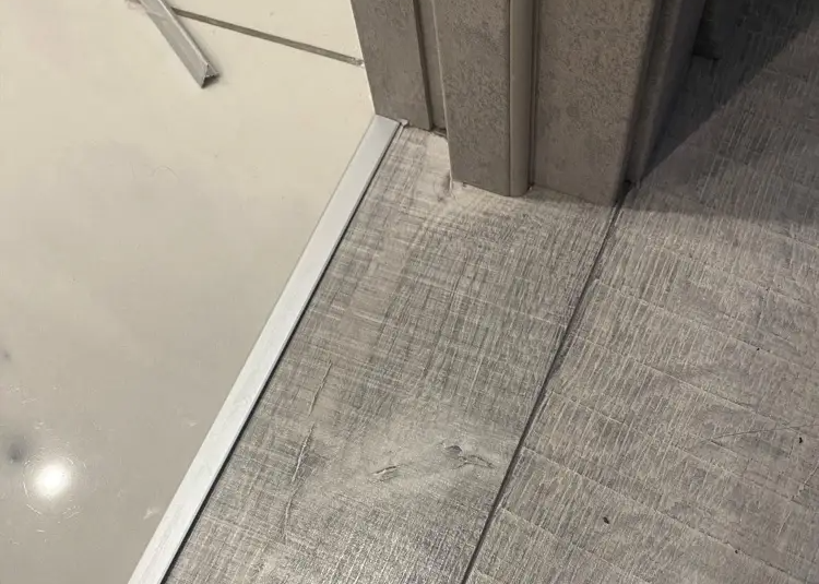 Профиль стыкоперекрывающий ЛС 10НСК(304).2700.004 2,7 м Бронза