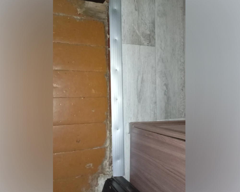 Порог одноуровневый ПС 05.1800.01л Серебро