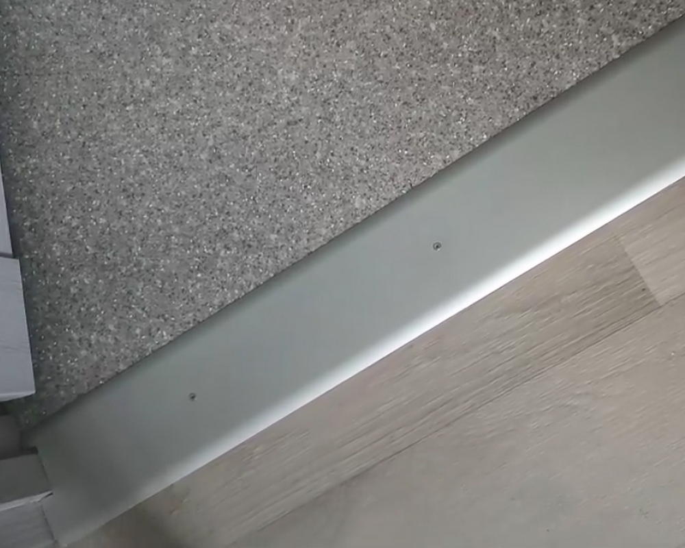 Порог одноуровневый ПС 05.1800.01л Серебро