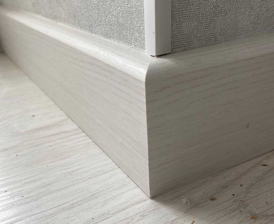 Плинтус МДФ Лука Пл 100-1МДФ.2700.Point line 24015 Дуб оверленд