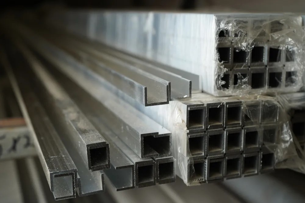 Швеллер 10х10х10 мм Шв 11.2000.504л Бронза. Цена за 5 штук.