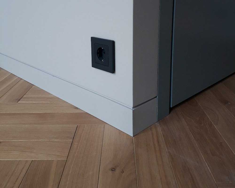 Теневой профиль Decaro Invisible I100 2м